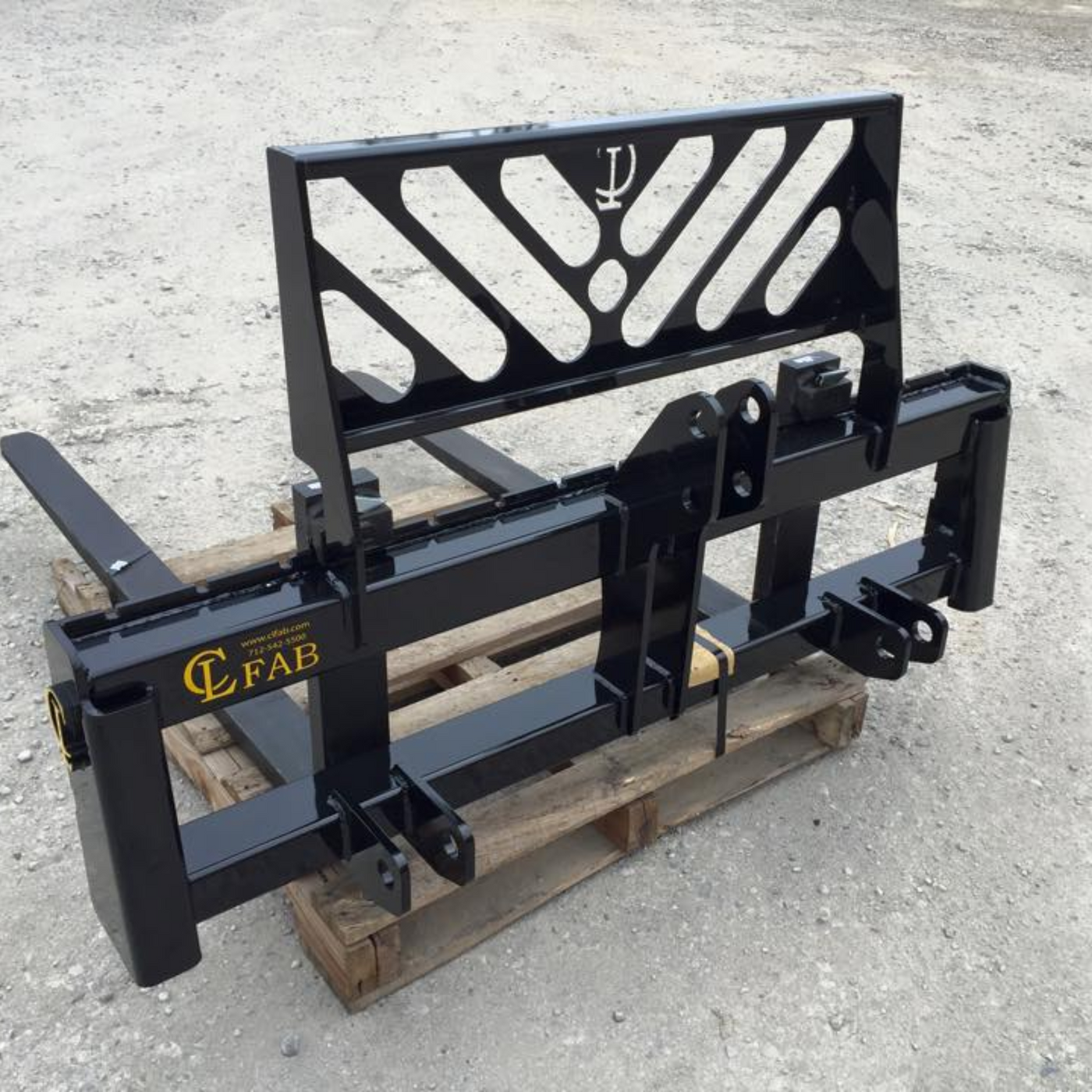 EZ-PALLET FORKS For Skid Steer and Tractor Loaders. Patented Single Pi ...